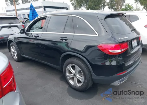 2018 Mercedes-Benz Glc 300 z USA, uszkodzony, nr VIN WDC0G4JB6JV110553